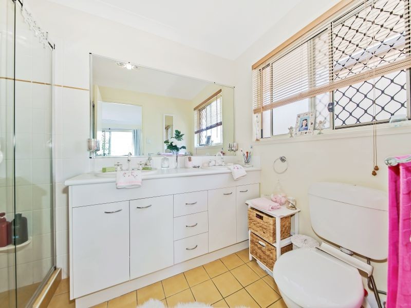 50 Attenborough Circuit, Redland Bay QLD 4165