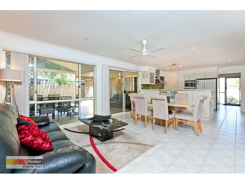 18 Marjorie Buckler Avenue, Redland Bay QLD 4165