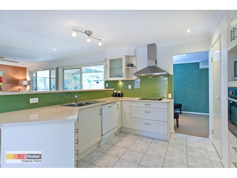 18 Marjorie Buckler Avenue, Redland Bay QLD 4165