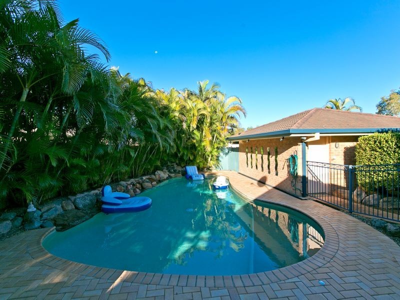 2 Jasmine Court, Victoria Point QLD 4165
