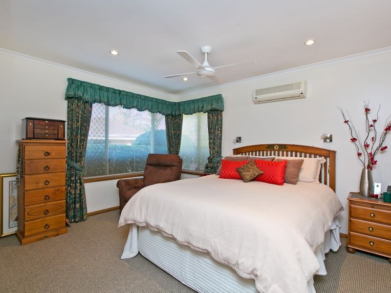 2 Jasmine Court, Victoria Point QLD 4165