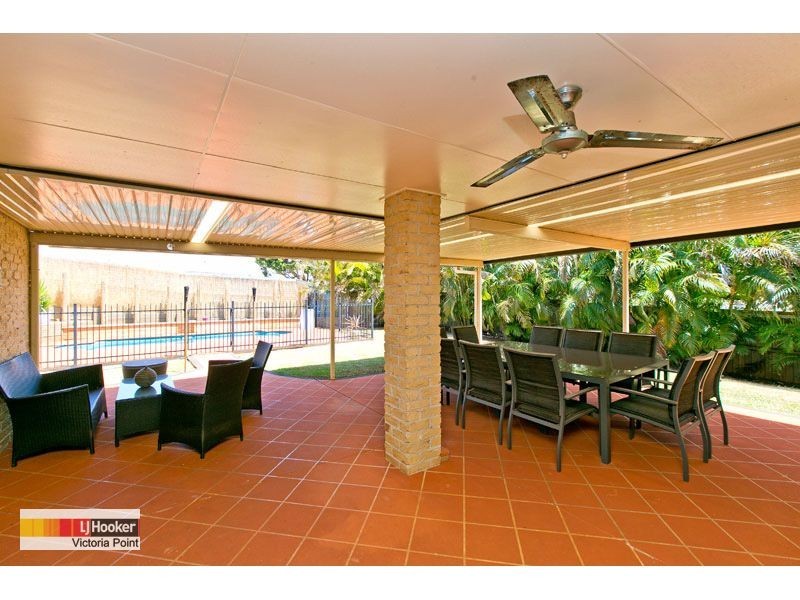 1 Roger Court, Redland Bay QLD 4165