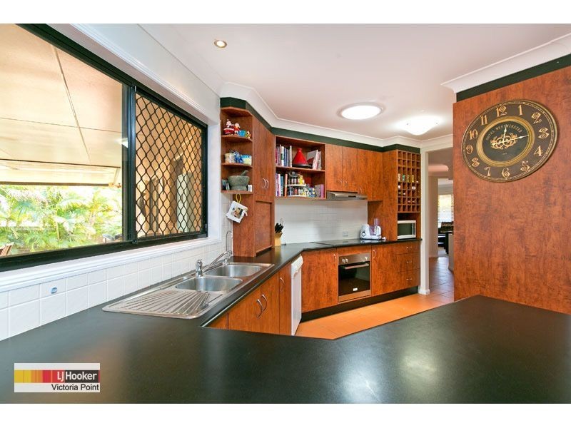 1 Roger Court, Redland Bay QLD 4165