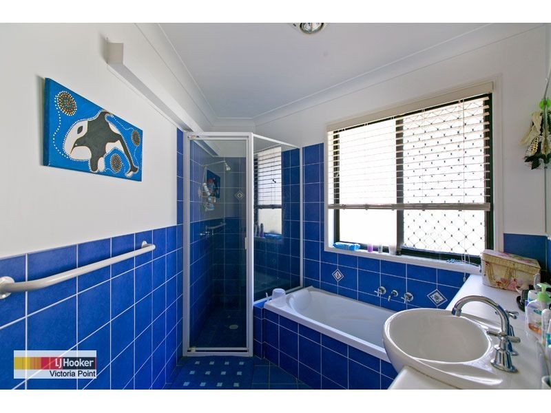 1 Roger Court, Redland Bay QLD 4165