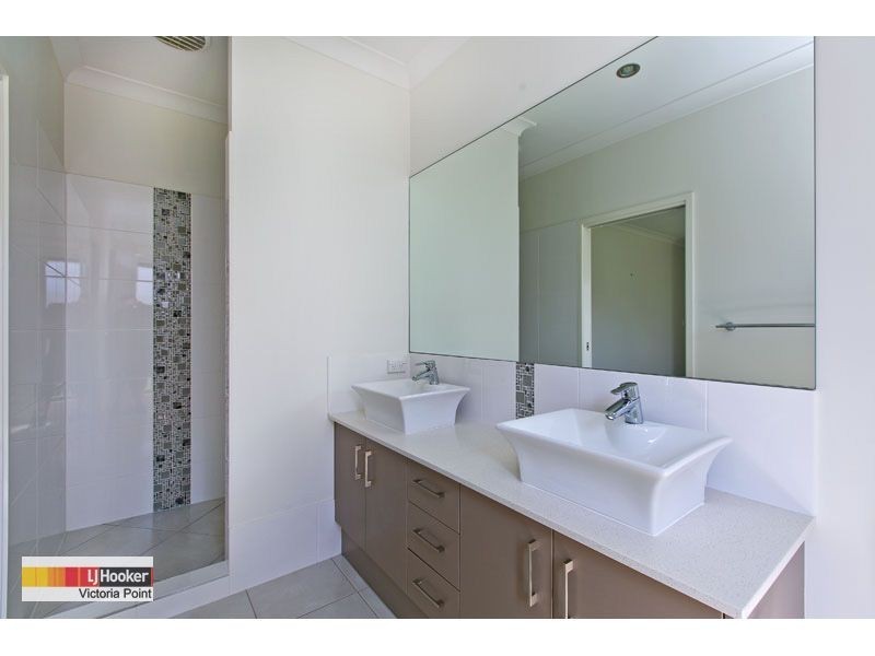 18 Valencia Springs Drive, Redland Bay QLD 4165