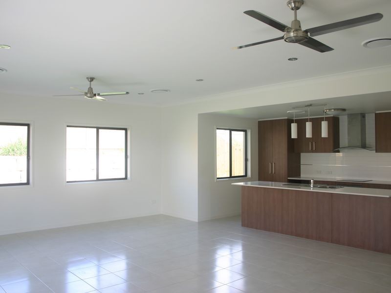 18 Valencia Springs Drive, Redland Bay QLD 4165