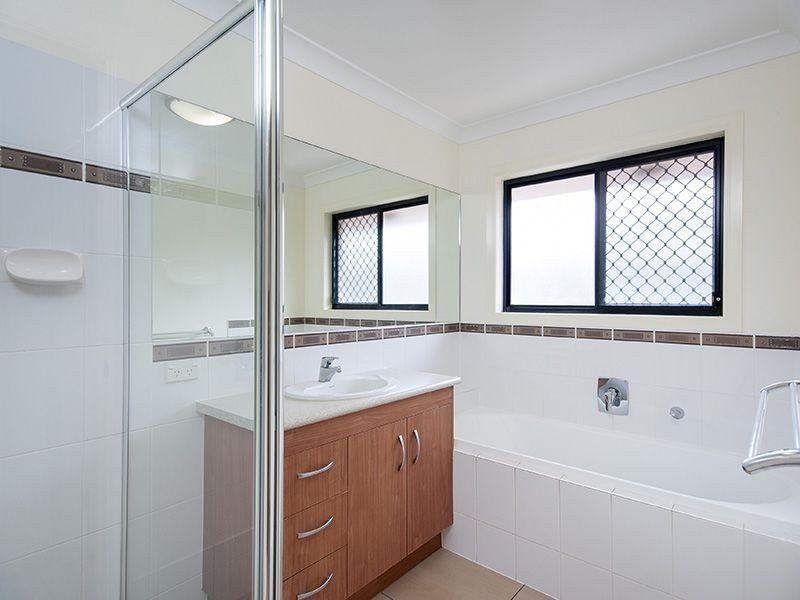 5 Caswell Crescent, Redland Bay QLD 4165