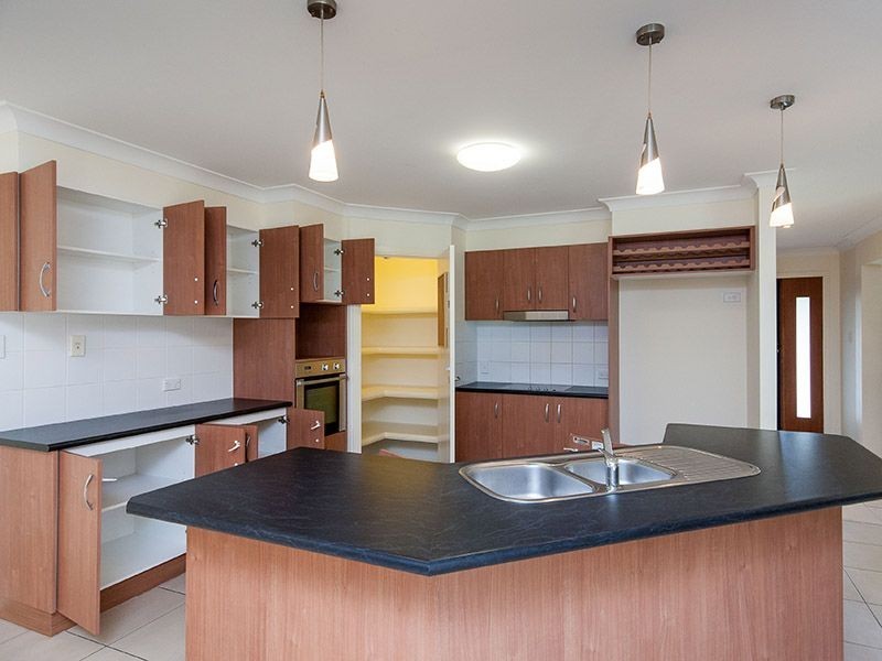 5 Caswell Crescent, Redland Bay QLD 4165