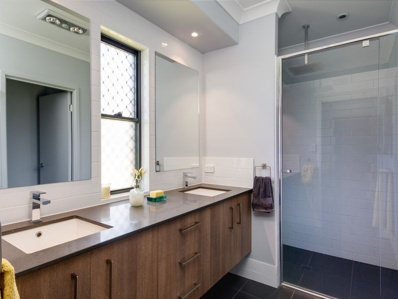 6 Silky Place, Redland Bay QLD 4165