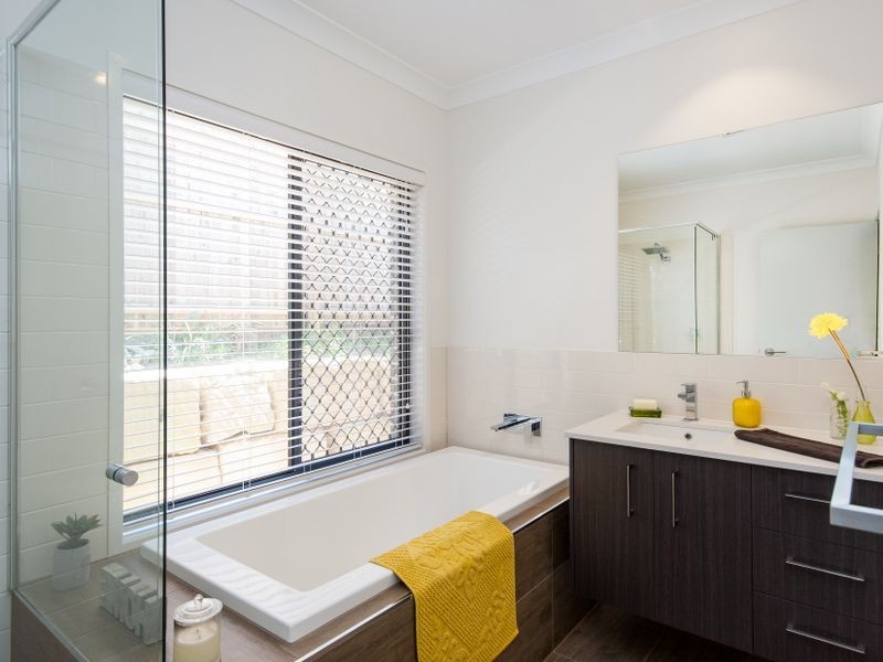 6 Silky Place, Redland Bay QLD 4165