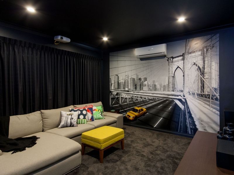 6 Silky Place, Redland Bay QLD 4165