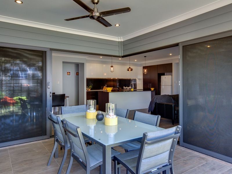 6 Silky Place, Redland Bay QLD 4165