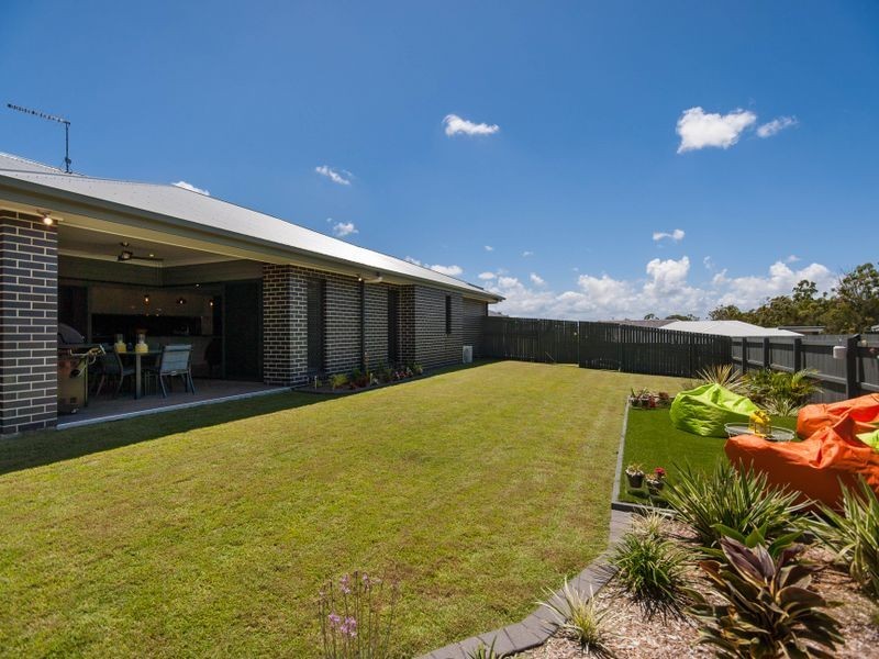 6 Silky Place, Redland Bay QLD 4165