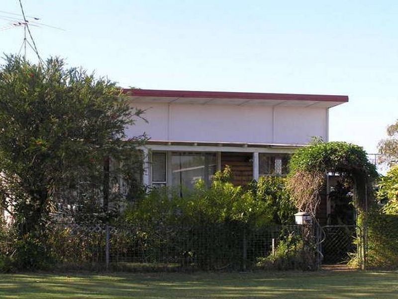 2 Barron Street, Victoria Point QLD 4165