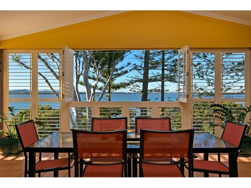 33 Rusbrook Street, Redland Bay QLD 4165