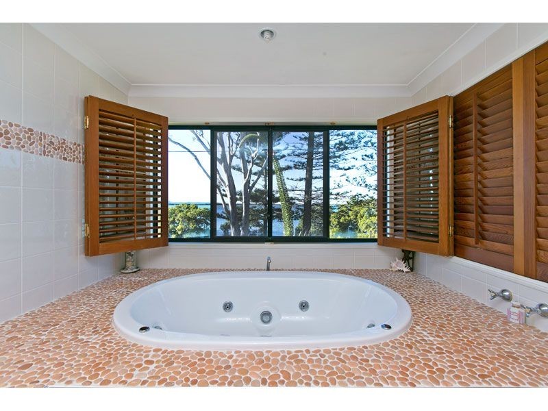 33 Rusbrook Street, Redland Bay QLD 4165