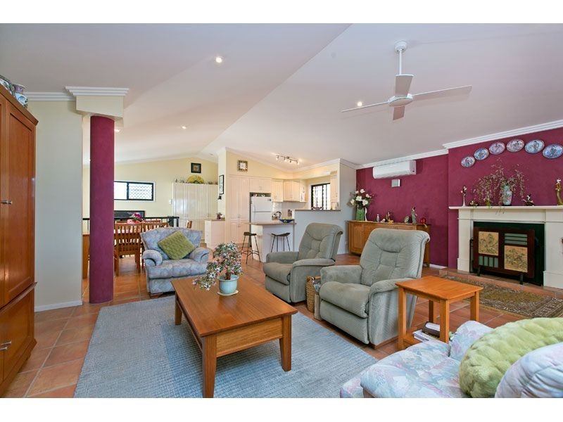 33 Rusbrook Street, Redland Bay QLD 4165