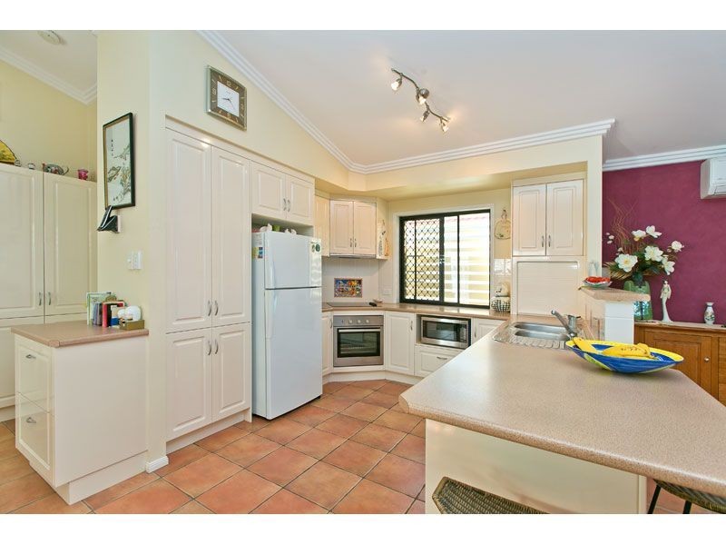 33 Rusbrook Street, Redland Bay QLD 4165