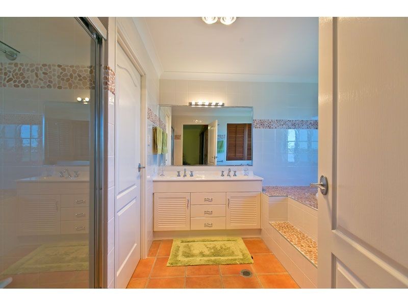 33 Rusbrook Street, Redland Bay QLD 4165