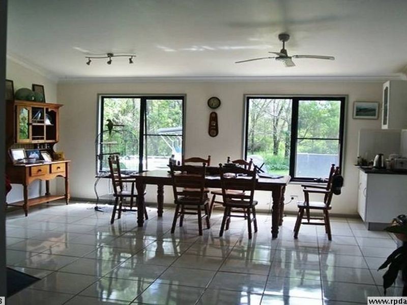 18 Waterside Drive, Macleay Island QLD 4184