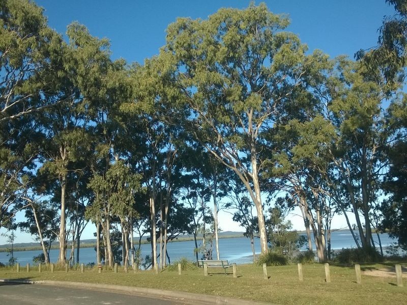 24 Sandy Cove Place, Redland Bay QLD 4165