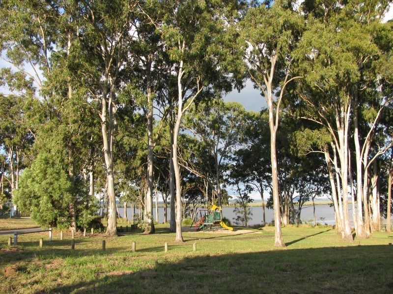 24 Sandy Cove Place, Redland Bay QLD 4165