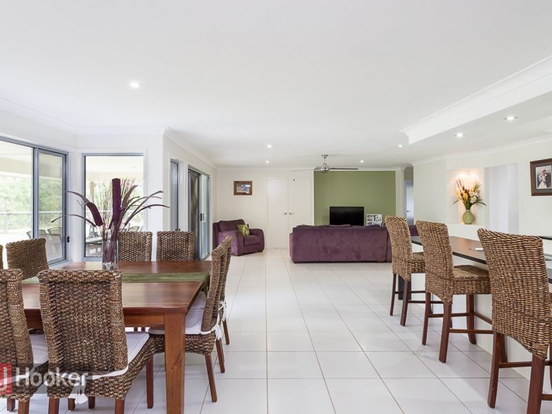 6 Emperor Drive, Redland Bay QLD 4165