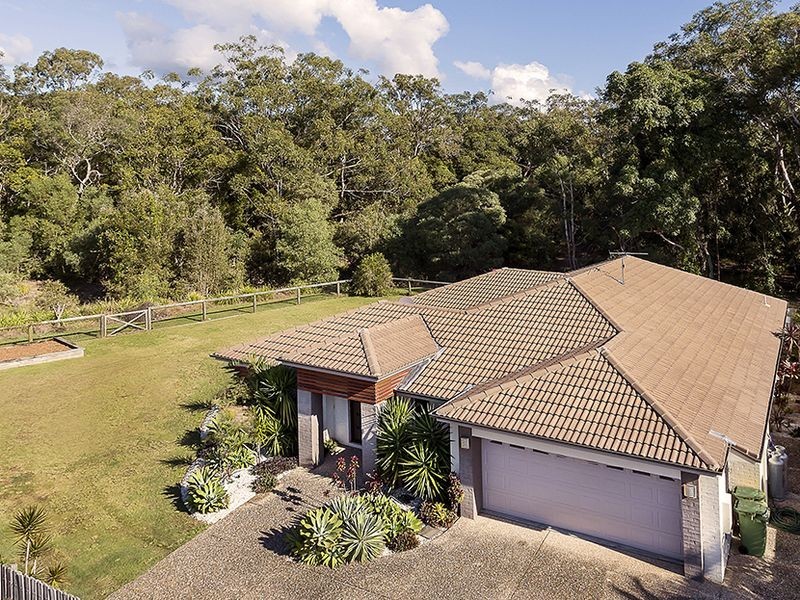 6 Emperor Drive, Redland Bay QLD 4165