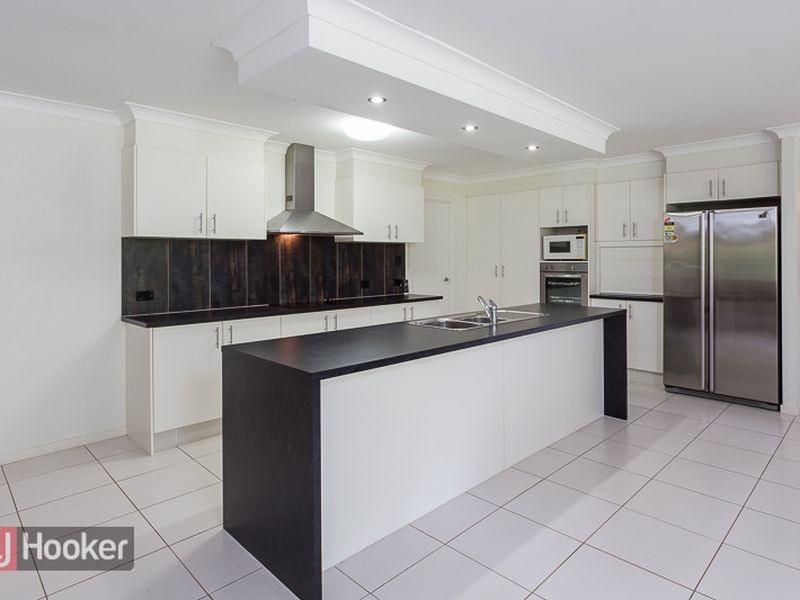6 Emperor Drive, Redland Bay QLD 4165