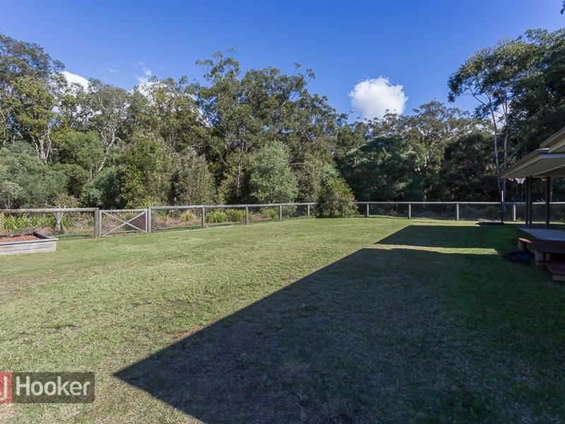 6 Emperor Drive, Redland Bay QLD 4165