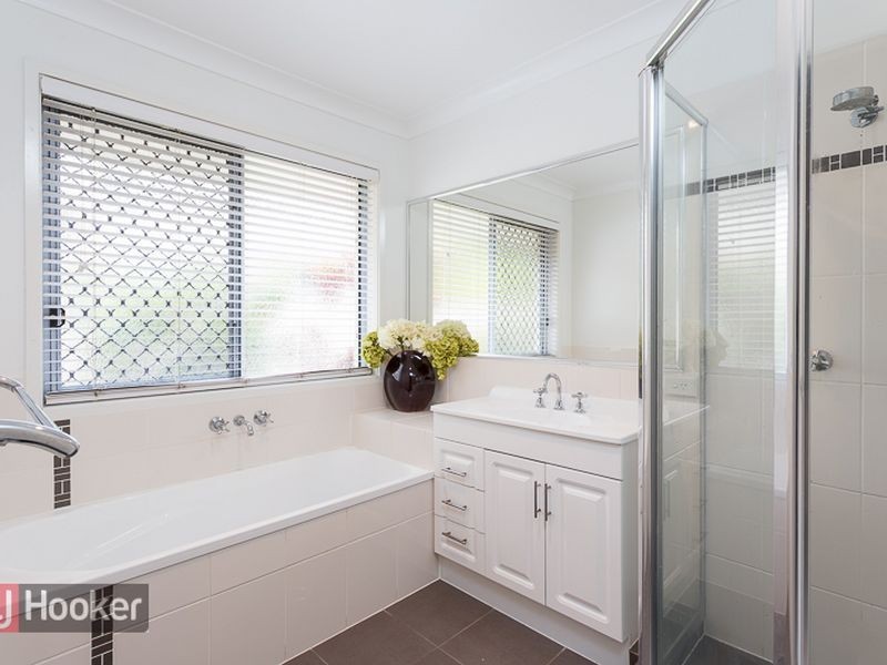 6 Emperor Drive, Redland Bay QLD 4165