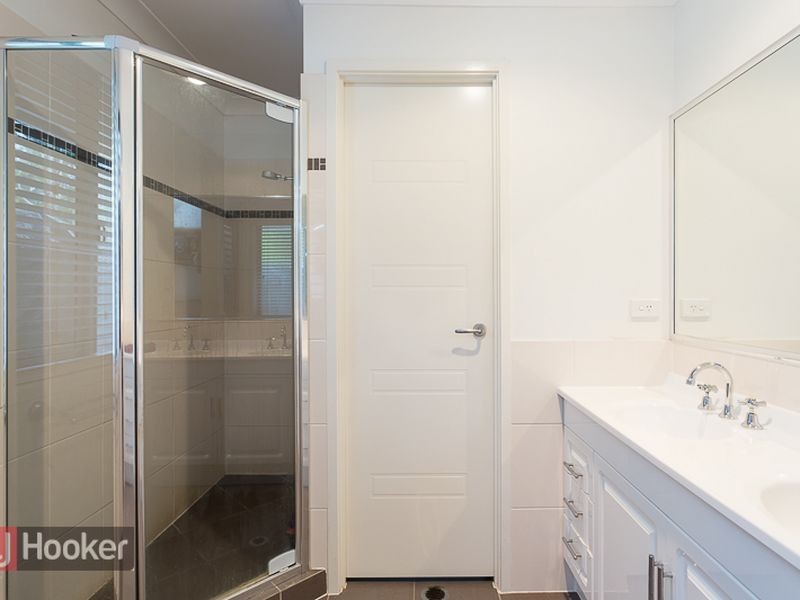 6 Emperor Drive, Redland Bay QLD 4165