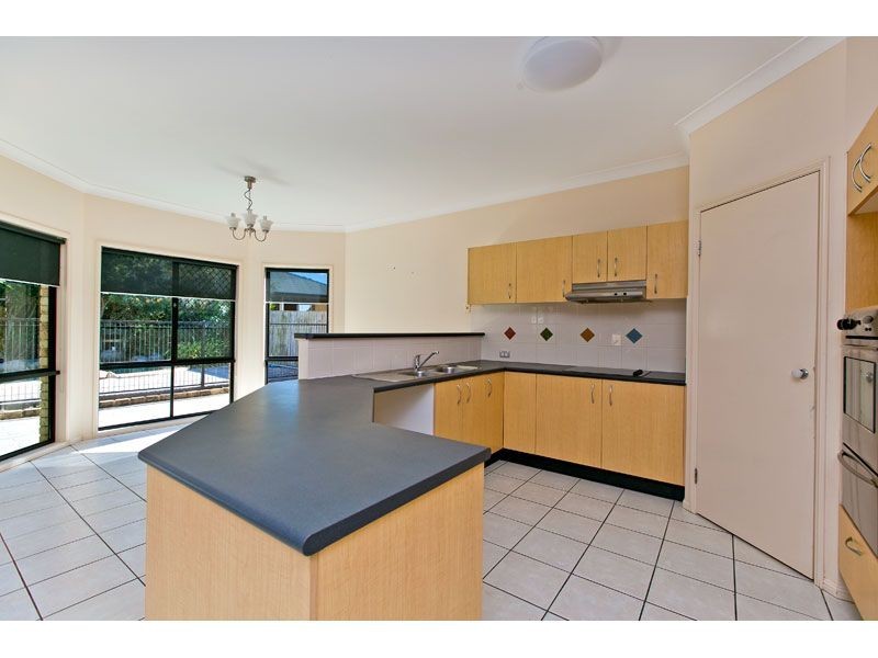 8 Saltwater Place, Redland Bay QLD 4165
