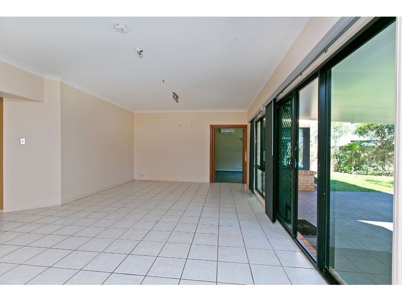 8 Saltwater Place, Redland Bay QLD 4165