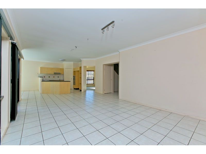 8 Saltwater Place, Redland Bay QLD 4165