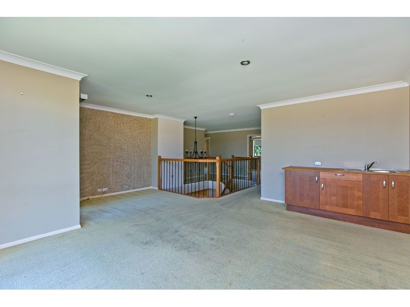 8 Saltwater Place, Redland Bay QLD 4165
