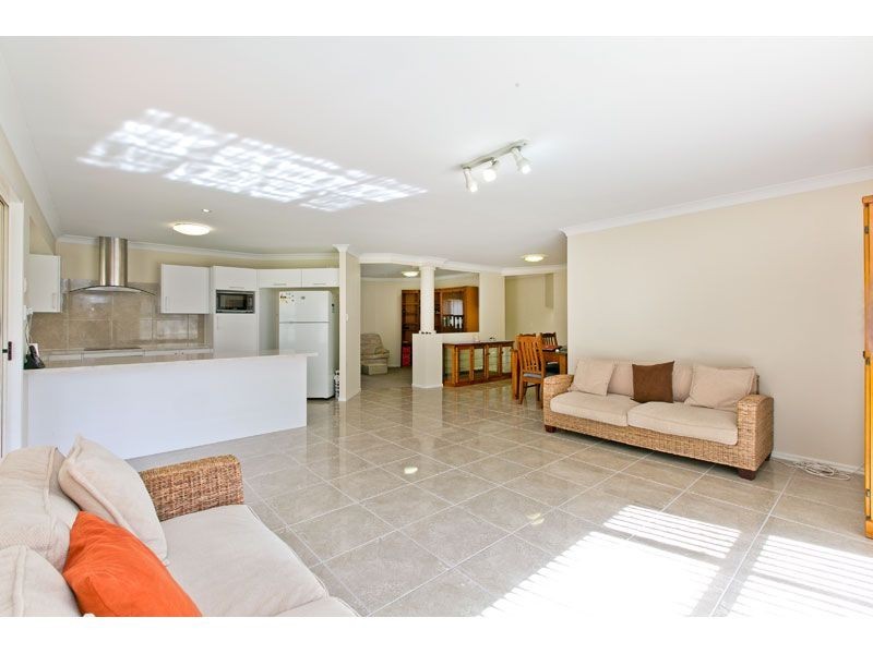31 The Boulevard, Redland Bay QLD 4165