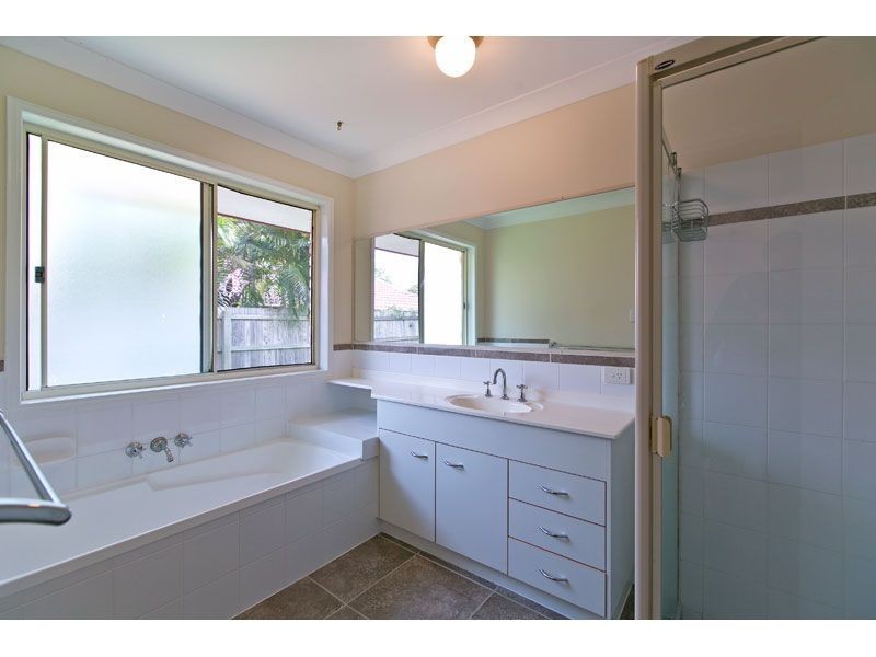 31 The Boulevard, Redland Bay QLD 4165