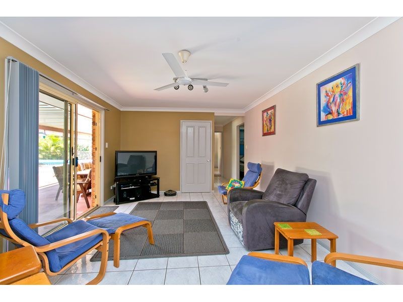 10 Minetta Street, Victoria Point QLD 4165