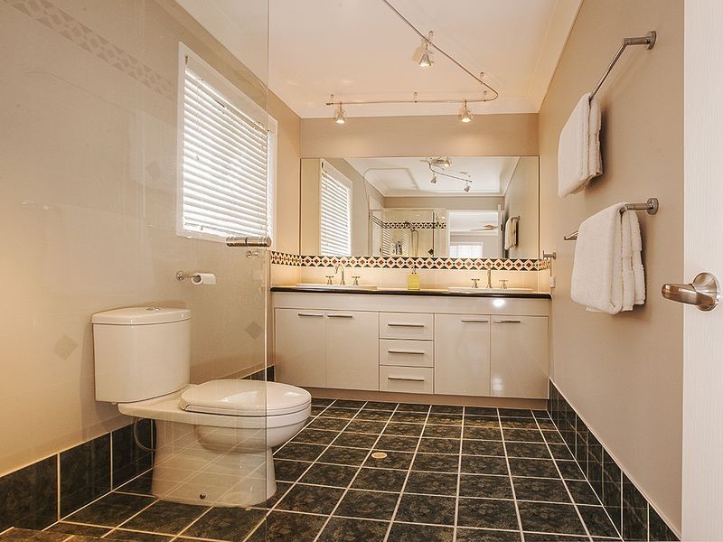 6 Vicki Place, Victoria Point QLD 4165
