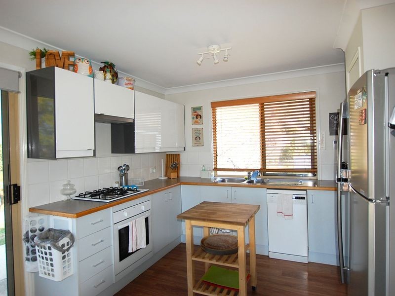 11 Aliza Place, Somerset Dam QLD 4312
