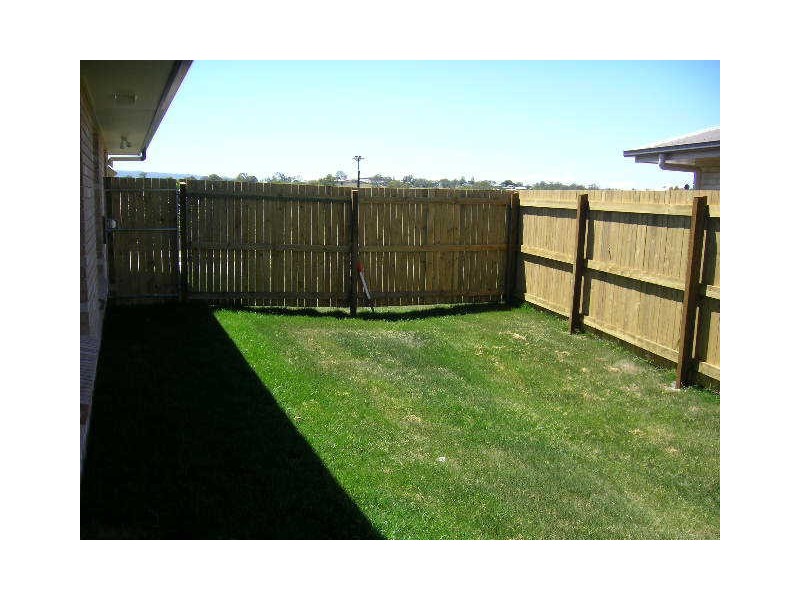 37 Hedley Drive, Kilcoy QLD 4515