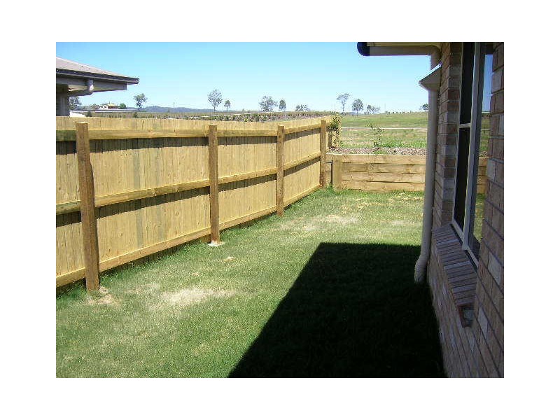 37 Hedley Drive, Kilcoy QLD 4515