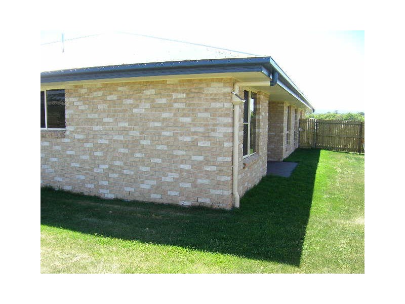 37 Hedley Drive, Kilcoy QLD 4515