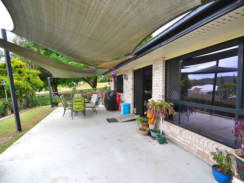 4 Pointons Lane, Kilcoy QLD 4515