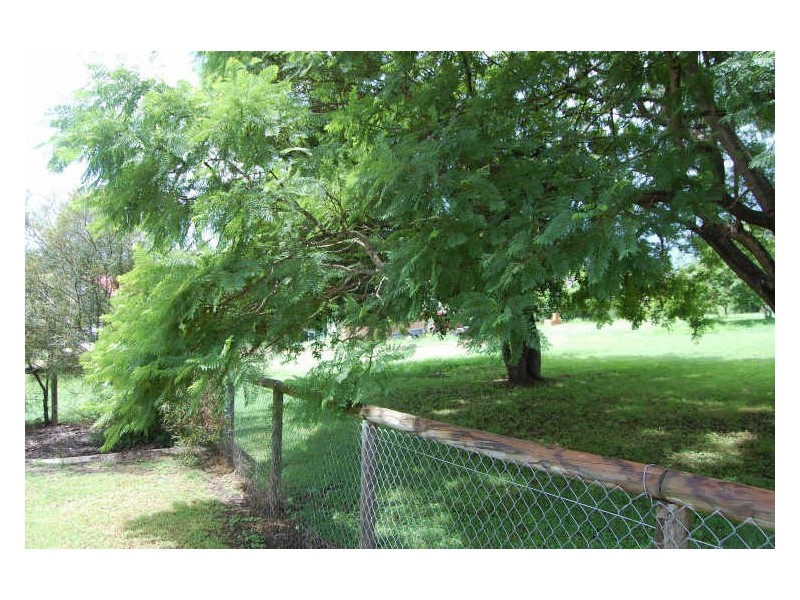 4 Pointons Lane, Kilcoy QLD 4515
