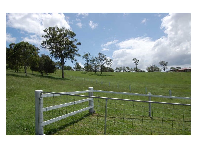 40 Glenmore Rd, Woodford QLD 4514