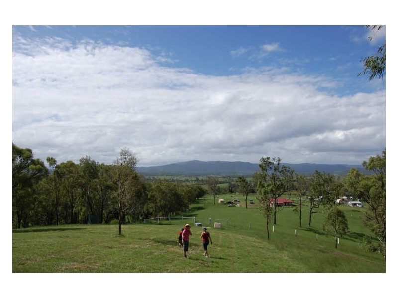 40 Glenmore Rd, Woodford QLD 4514