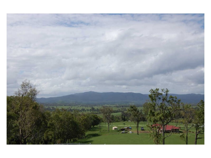 40 Glenmore Rd, Woodford QLD 4514