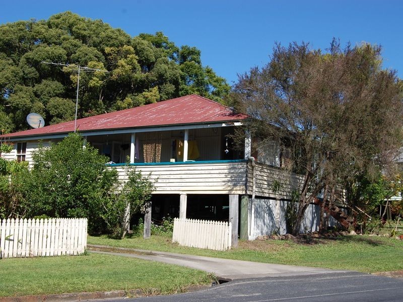 8 George Street, Woodford QLD 4514